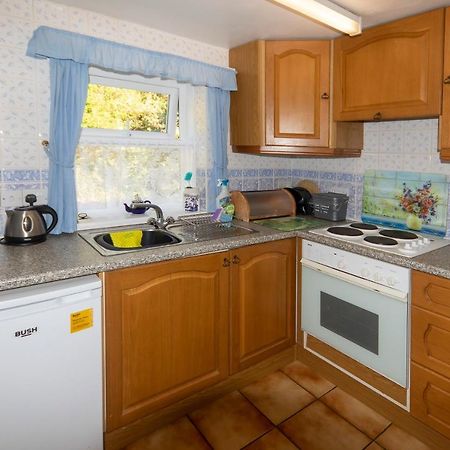 Rosebud Cottage Romantic Cottage For A Couple Fishguard Exteriér fotografie