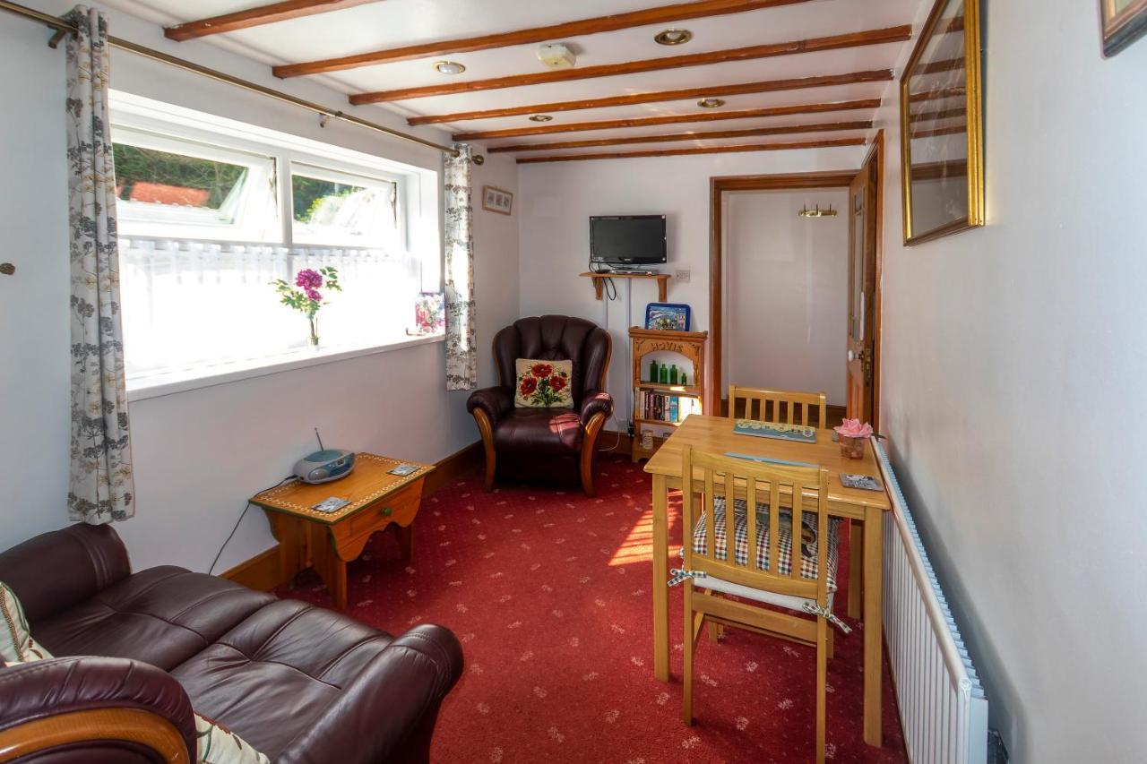 Rosebud Cottage Romantic Cottage For A Couple Fishguard Exteriér fotografie